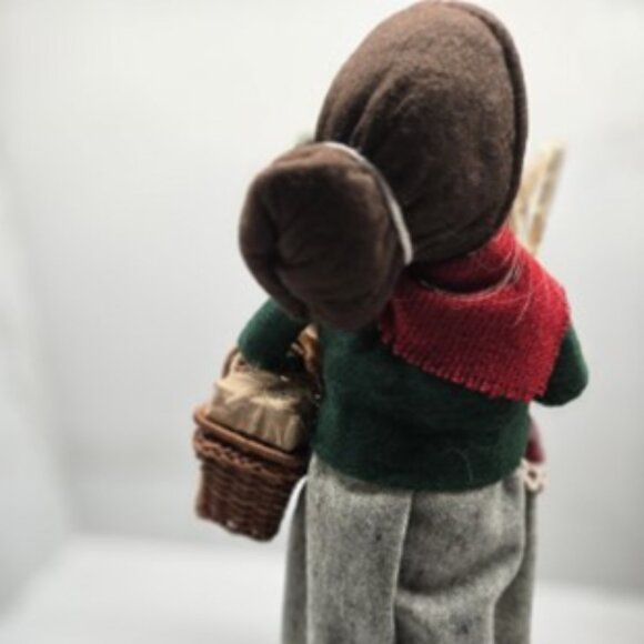 Byers' Woman Shopper (1995) - Picture 3 of 4